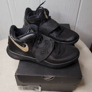 Nike Kyrie Flytrap III - Men's Sz 8.5 Great Condition w/Box